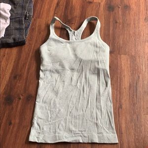Teal lululemon tank top w/ built in bra